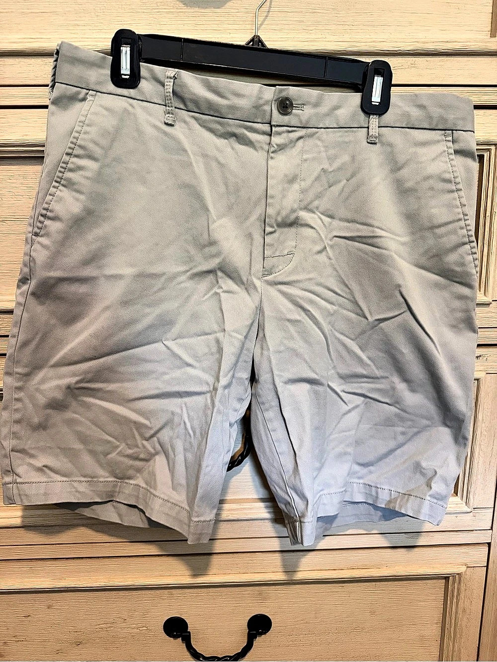 Izod Saltwater 9.5" Flat Front Chino Short Shorts Gray Waist 34